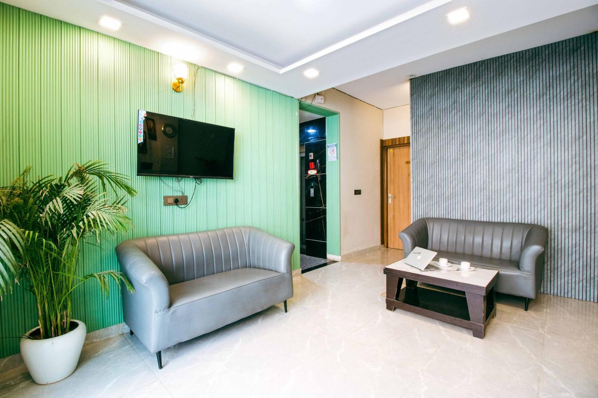 Treebo Elite Corporate, Sector 62 Hotel Noida Exterior photo