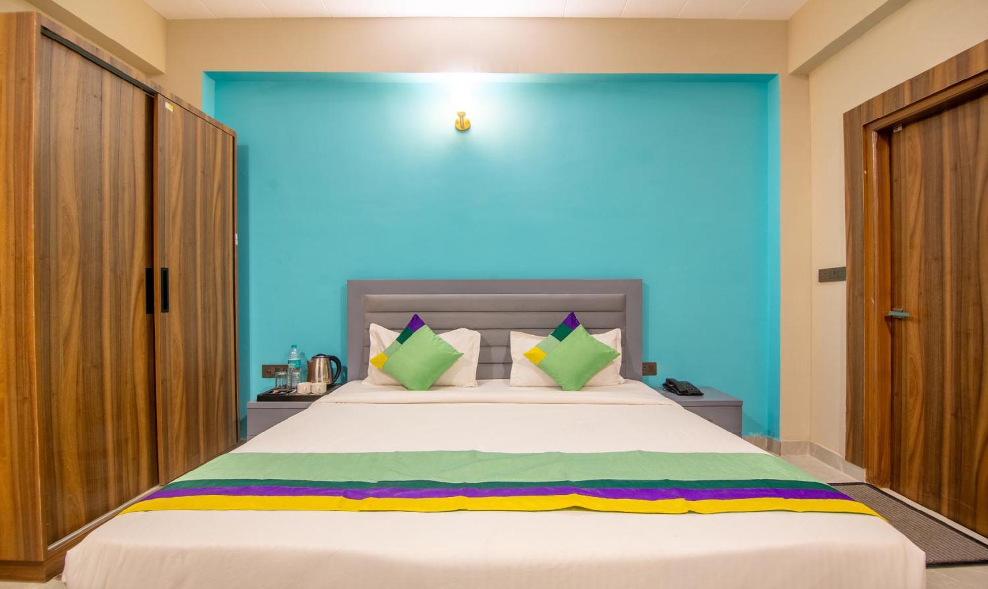 Treebo Elite Corporate, Sector 62 Hotel Noida Exterior photo